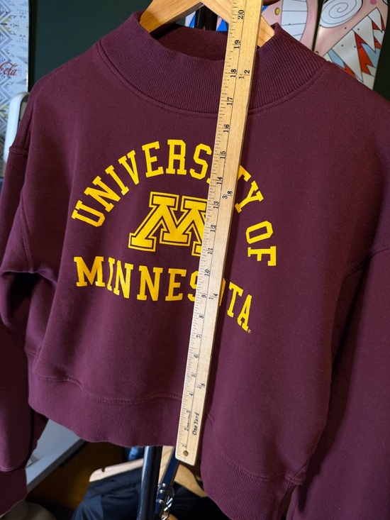 University of Minnesota Maroon Cropped Oversized Crewneck Sweater Sweatshirt - Picture 5 of 5